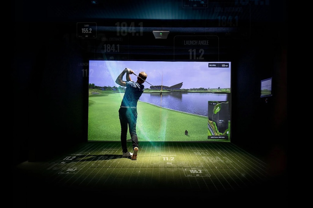 Simulateur de Golf Trackman au Caf&eacute; L'oiseau